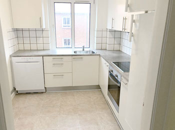 ledig-lejlighed-randers--rummelig-koekken-opvaskemaskine-Nyvej-21-2-th-350x260 stor 3 værelses lejlighed i Randers