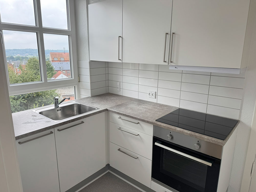 billig-lejlighed-Randers-koekken-vinduesparti-Danmarksgade-7-1-tv