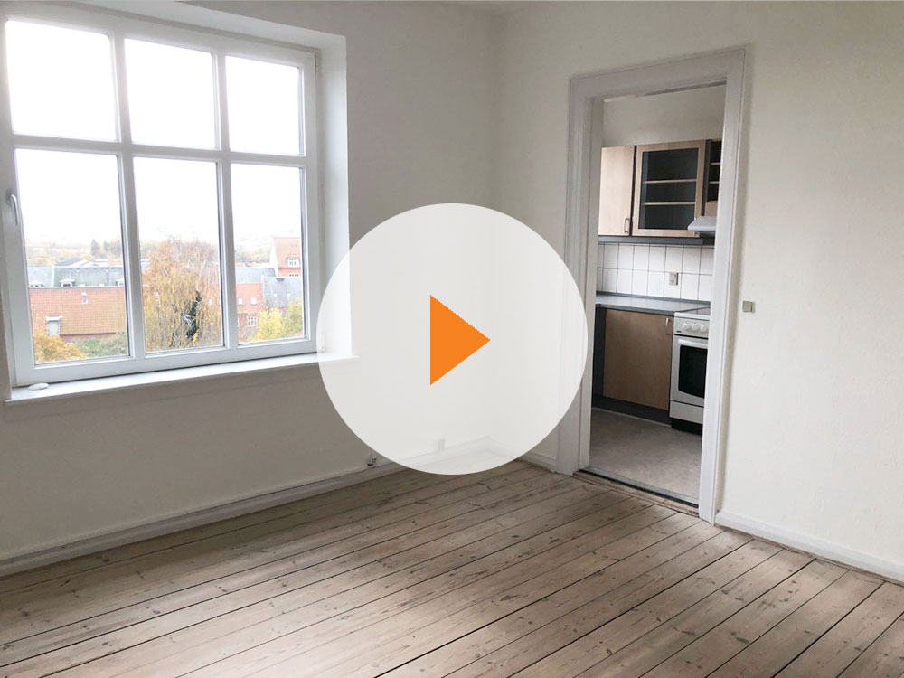 billig-lejlighed-Randers-stue-koekken-udsigt-Danmarksgade-7-2-tv-Youtube