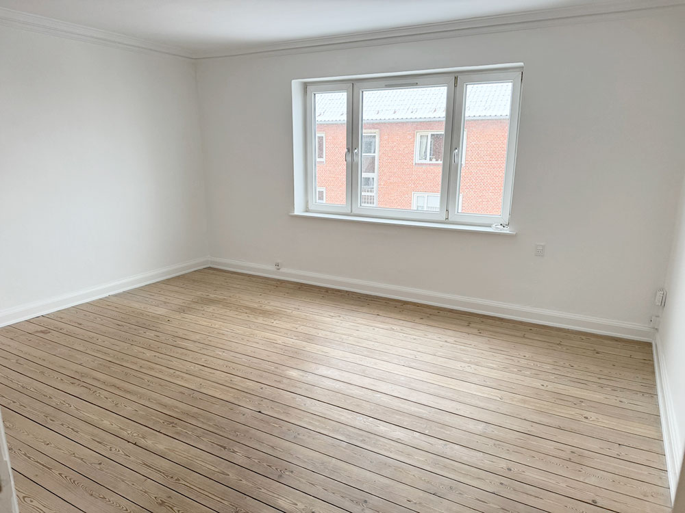 Ledige-lejlighed-Randers-stue-vinduesparti-Nyvej-27-2-th